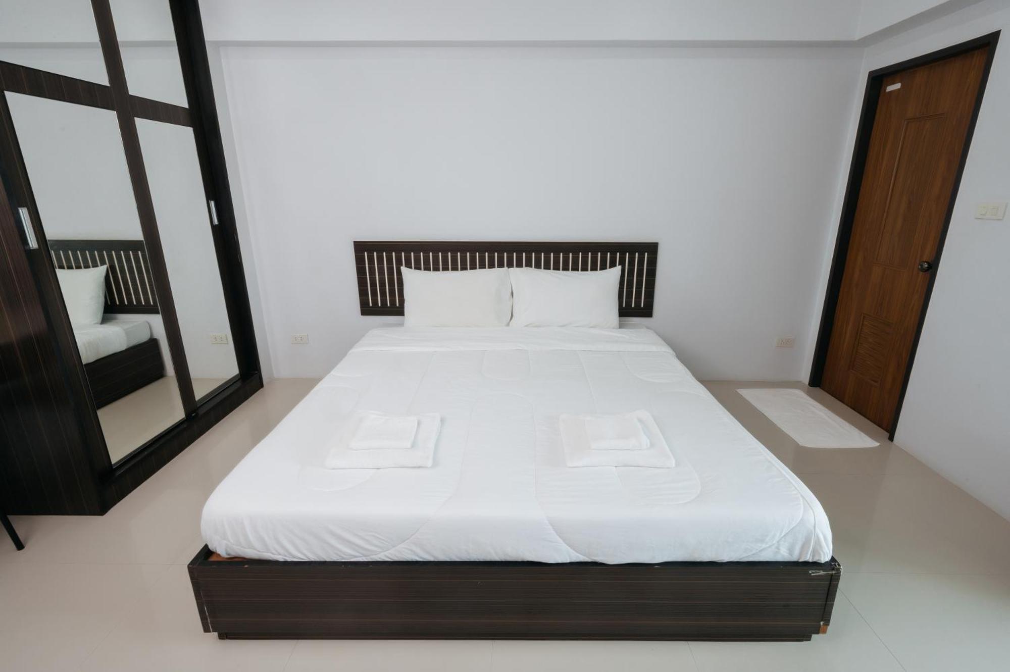 Creston Grand Hotel Suphan Buri Exterior photo