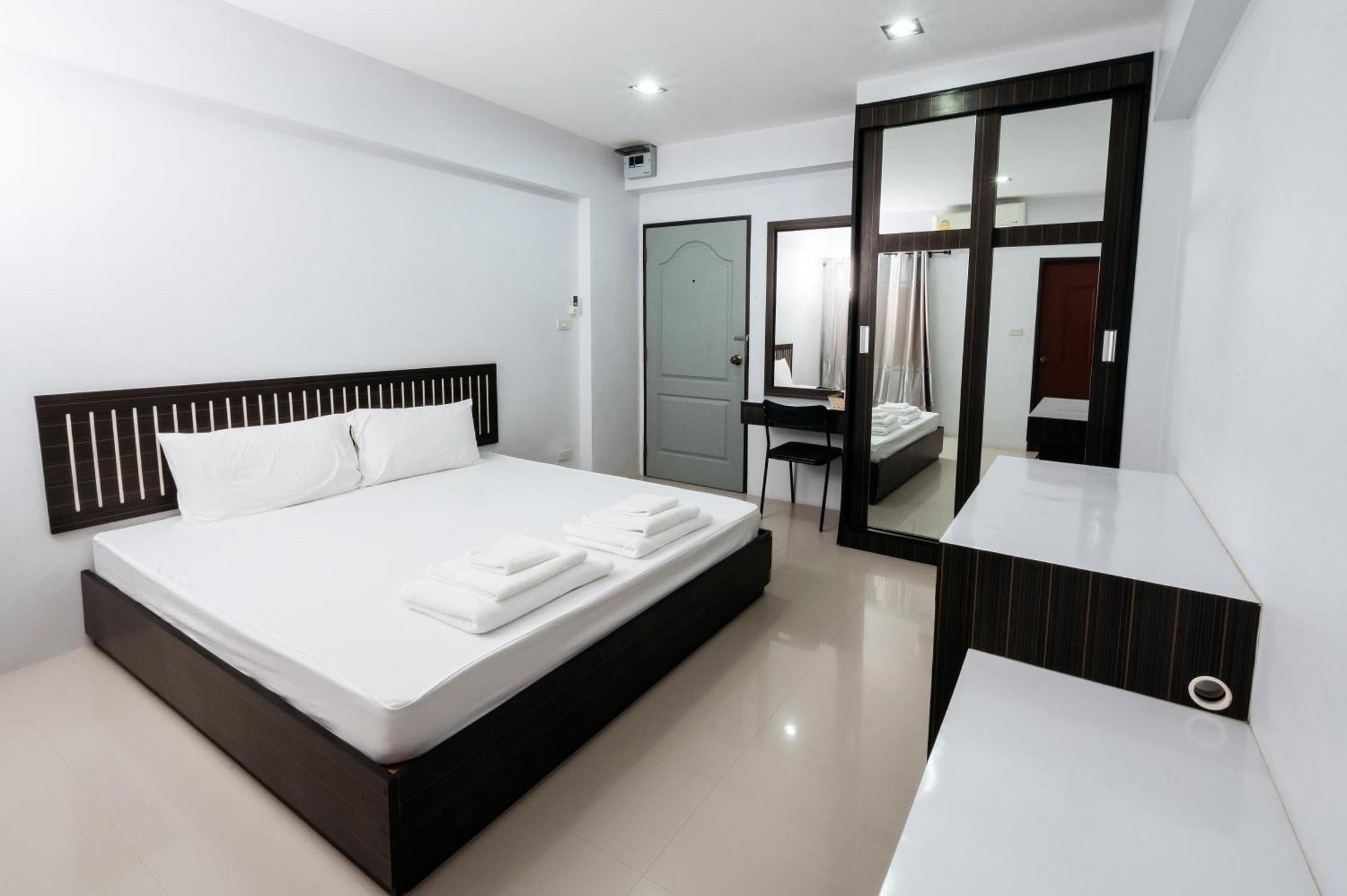 Creston Grand Hotel Suphan Buri Exterior photo