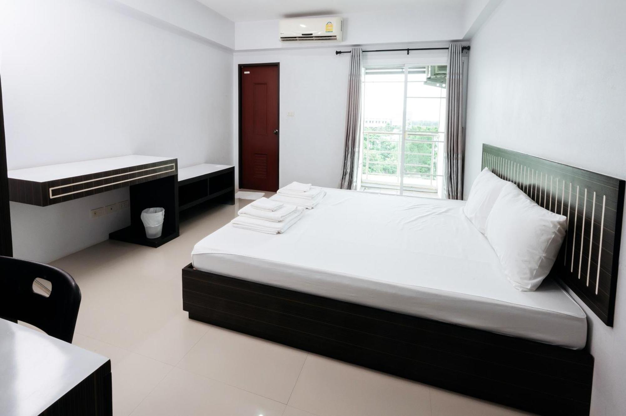 Creston Grand Hotel Suphan Buri Exterior photo